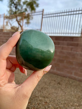 Load image into Gallery viewer, Aventurine Palm Stone
