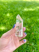 Load image into Gallery viewer, Clear Quartz Point