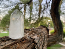 Load image into Gallery viewer, Clear Quartz Tower