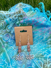 Load image into Gallery viewer, Strawberry Quartz Lotus Earrings