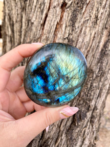 Flashy Labradorite Palm Stone