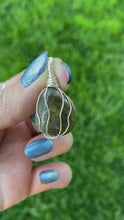 Load and play video in Gallery viewer, Labradorite Pendant
