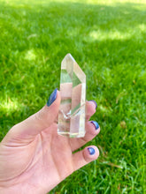 Load image into Gallery viewer, Clear Quartz Point
