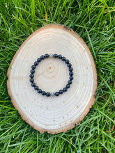 Load image into Gallery viewer, Onyx Stretch Bracelet
